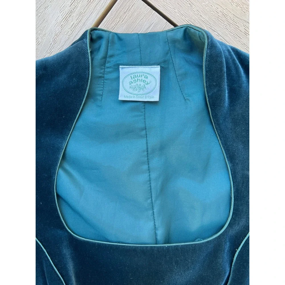 Vintage Laura Ashley Victorian Style Velvet long sleeve Dress - Picture 9 of 10